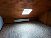 Foto - 1 Zimmer Dachgeschoßwohnung zur Miete in Reichshof