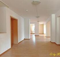 Sonnige Lage am Mühlbachtal! - 927,00&nbsp;EUR Kaltmiete, ca.&nbsp; 123,57&nbsp;m&sup2; in Frankenberg (Sachsen) (PLZ: 09669)