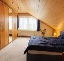 Gepflegte 3,5-Zimmer-Dachgeschosswohnung mit Balkon in Dewangen - Aalen