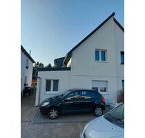 Doppelhaushälfte mit Garten, Stellplatz & Garage in Wilstorf - Hamburg Harburg