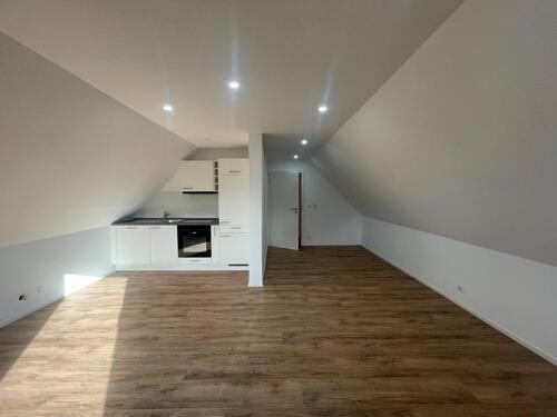 Foto - Mietwohnung - modernisierte 2 Zimmer-Dachgeschosswohnung