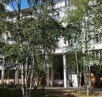 Schöne 2 Zimmer mit großem Balkon, WBS für ältere Menschen nötig - Berlin Reinickendorf