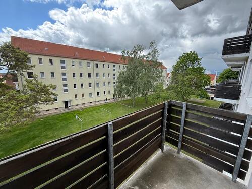 Foto - Helle 3-Zimmer-Wohnung mit Balkon und Küche 