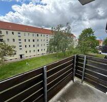 Helle 3-Zimmer-Wohnung mit Balkon und Küche | 59 m² | ruhige Lage - Leuna
