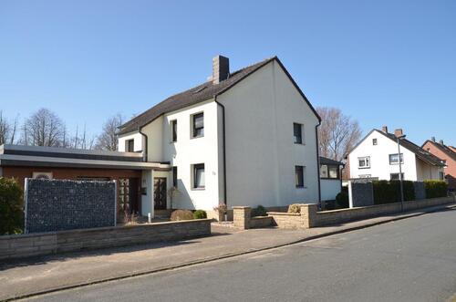 Foto - Familien-Villa am Waldrand- - 1.950,00&nbsp;EUR Kaltmiete, ca.&nbsp; 190,00&nbsp;m&sup2;