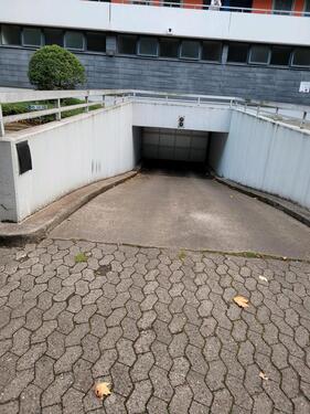 Foto - Tiefgaragenstellplatz in Bremen zu vermieten – sofort verfügbar