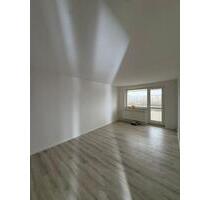 SCHÖNE 3 RAUM WOHNUNG MIT BALKON IN NEUBRANDENBURG ZU VERMIETEN