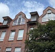 Renovierte 2-Zimmerwohnung in Dachgeschoss in zentraler Lage zu vermieten - Stade