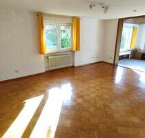 Kinderfreundliche 3 Zi Wohnung EG + 1 Zi DG, mit großem Garten - Freiburg im Breisgau Haslach