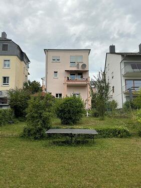 Foto - HAUS ANLAGE! BERGEN-ENKHEIM! EFH (2 FH) mit 7 Zimmer und GARTEN!