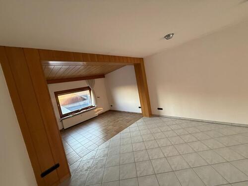 Foto - 3,5 Zimmer Wohnung mit Balkon - 690,00&nbsp;EUR Kaltmiete, ca.&nbsp; 125,00&nbsp;m&sup2;