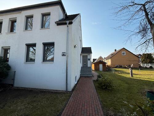 Foto - Kernsanierte Doppelhaushälfte in Hannover Davenstedt mit Bauland