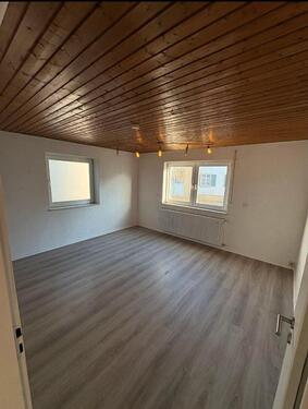 Foto - Wohnung 110qm mit Stellplatz - 900,00&nbsp;EUR Kaltmiete, ca.&nbsp; 110,00&nbsp;m&sup2;