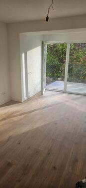 Foto - Sanierte 2-Zimmer-Wohnung mit großer Terrasse & separatem Eingang