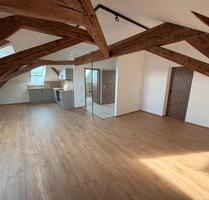 Erstbezug Wunderschöne 2-Zimmer-Dachgeschoss Loft Wohnung - Geiselhöring