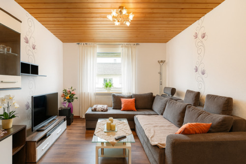 Foto - Frisch renovierte 2-Zimmer-Wohnung inklusive Einbauküche