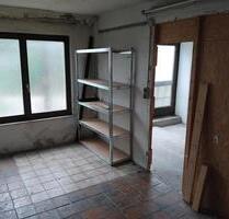 Lagerräume - 400,00 EUR Kaltmiete, in Nürnberg (PLZ: 90427) Almoshof
