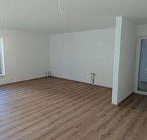 Haustier erlaubt! Neubauwohnung mit opt. Einbauküche, Tiefgarage, Aufzug in zentraler Lage! - Straubing