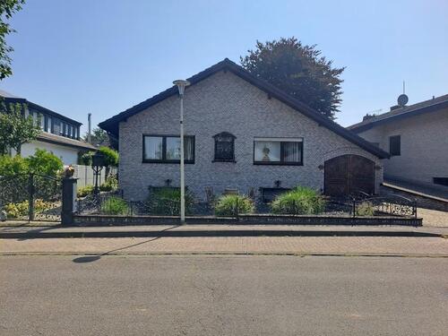 Foto - Haus freistehendes Einfamilienhaus