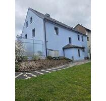 Zweifamilienhaus mit großem Grundstück in Konradsreuth