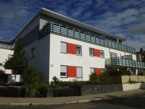 Foto - Großzügig geschnittene 3-Zimmer-Wohnung mit Dachterrasse zu vermieten!