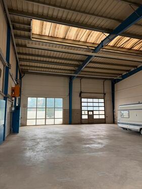 Foto - Große Gewerbehalle 690 m² – LKW-tauglich – Werkstatt Lager