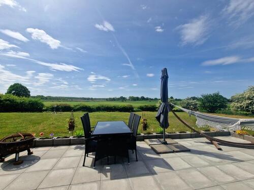 Foto - Kernsaniertes Einfamilienhaus mit großem Grundstück & Naturblick