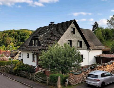 Foto - Großes Einfamilienhaus: Panoramablick, Wintergarten, 4 Garagen...