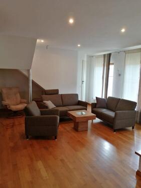 Foto - Doppelhaushälfte - Wohnung plus Anbau und große Garage