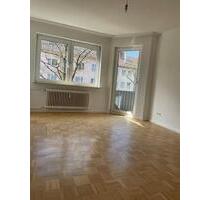2 ZW, Kernsaniert, mit Balkon u extra Dachzimmer 65qm - Frankfurt am Main Eschersheim