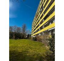 Helle 2-Zimmer-Eigentumswohnung mit Loggia und Blick ins Grüne - Pinneberg
