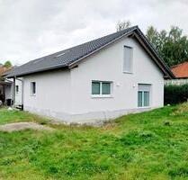 Modernes Effizienzhaus A+ – barrierefrei & top saniert 2021 - Dunningen