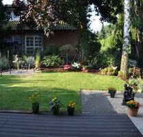 2,5 Zimmer, Küche, Diele, Tageslicht-Bad, gr. Terrasse und Garten - Niederkassel