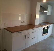 Neuwertige 2,5-Zimmer-Wohnung mit großer Terrasse u. Einbauküche - Bühl