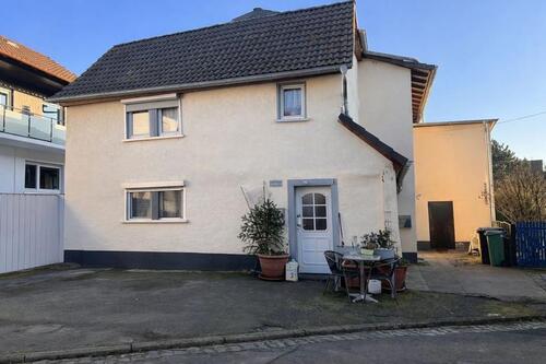 Foto - Sofort verfügbar! Großzügiges Zweifamilienhaus mit Garten