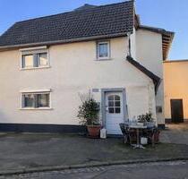 Sofort verfügbar! Großzügiges Zweifamilienhaus mit Garten - Lich