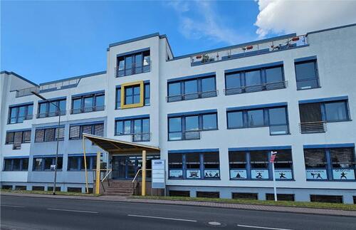 Foto - Exklusive Penthouse-Gewerbeeinheit – lichtdurchflutet & repräsentativ