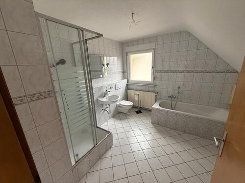 Foto - 2 ZKB Dachgeschosswohnung mit Einbauküche