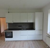 Arzberg – Zentrumsnahe 2-Zimmer-Wohnung mit Einbauküche & Terrasse zur Miete