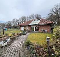Wohlfühlen auf einer Ebene in Rheine-Elte! Bungalow für nahezu jede Altersgruppe zur Miete.