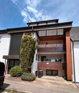 Foto - Attraktives Reihenmittelhaus mit 3 Wohneinh., Keller und Garten