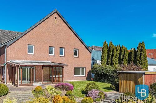 Foto - Großzügiges Wohnen mit Wintergarten, Kaminen und idyllischem Gartenparadies