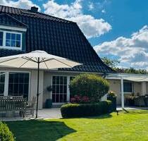 Große Doppelhaushälfte mit Garage, Kamin und Süd-West-Garten - Bremen Blockland
