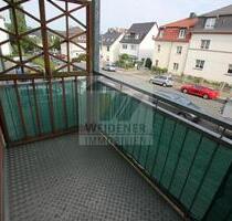 Schöne 2 Zimmer Wohnung mit Balkon, Wanne, Dusche und Aufzug! Zentrumsnähe! - Gera