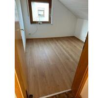 Gepflegte 3-Zi.-Dachgeschosswohnung in familiärem Haus – Toplage - Böblingen