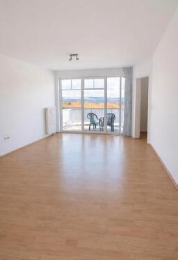 Foto - Helle 2-Zimmer-Wohnung mit Balkon & Carport – frisch renoviert