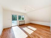 Foto - Sanierte und helle 3-Zimmer-Dachgeschosswohnung in Groß-Zimmern