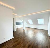 Ganz oben mit Lift! + Parkett + FB-Heizung + Loggia + tolles Bad + Stellplatz + Übernahme EBK mgl. - Leipzig Nordost