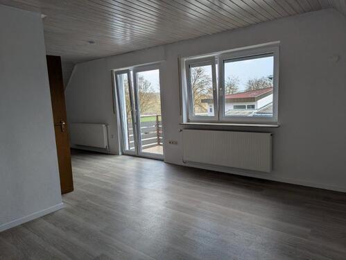 Foto - Helle 3-Zimmer Dachgeschosswohnung mit Balkon in Gröningen (Ortsr