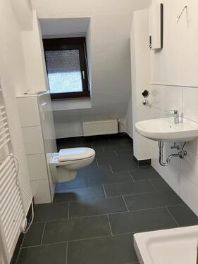 Foto - 3 Zimmer Küche Bad neu renoviert neues Bad ab sofort